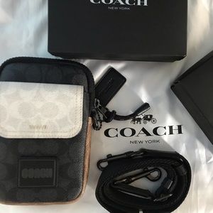 Coach Retails Mens Phone Crossbody